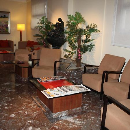 Hotel Los Angeles Figueres  Eksteriør bilde