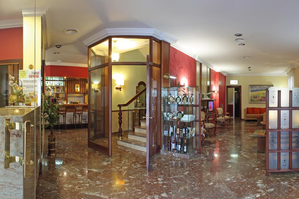 Hotel Los Angeles Figueres  Eksteriør bilde