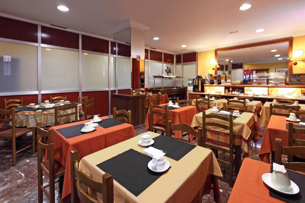 Hotel Los Angeles Figueres  Eksteriør bilde
