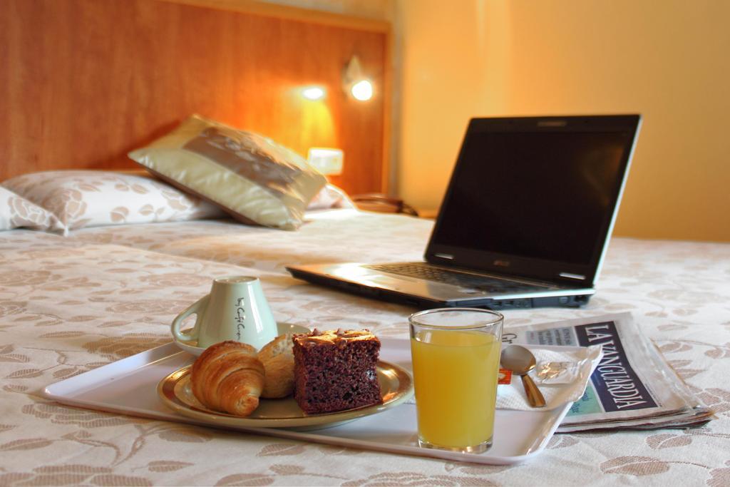 Hotel Los Angeles Figueres  Eksteriør bilde