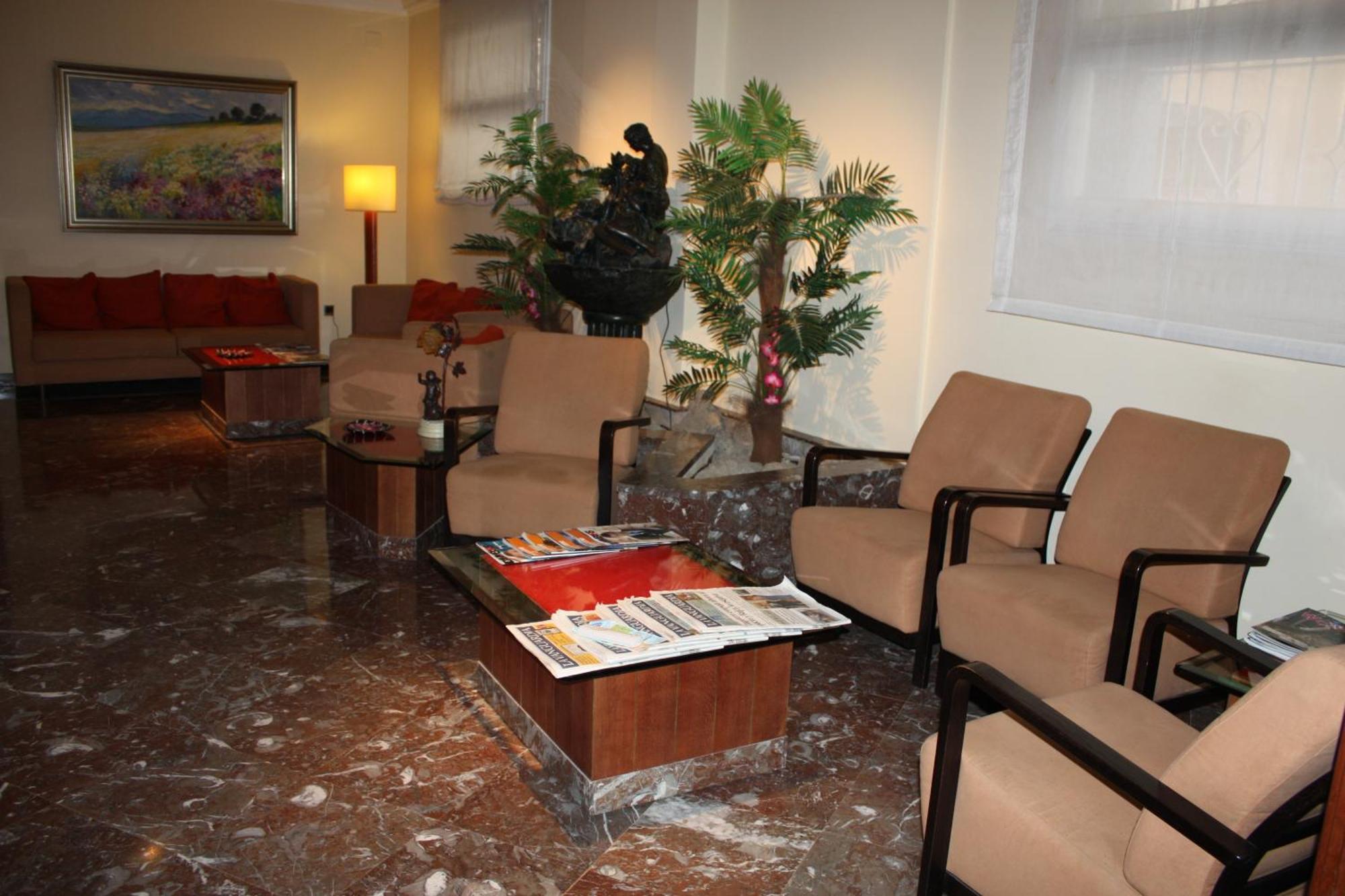 Hotel Los Angeles Figueres  Eksteriør bilde