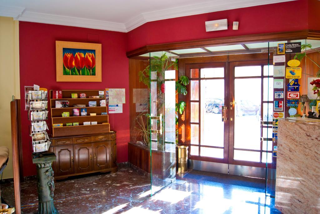 Hotel Los Angeles Figueres  Eksteriør bilde