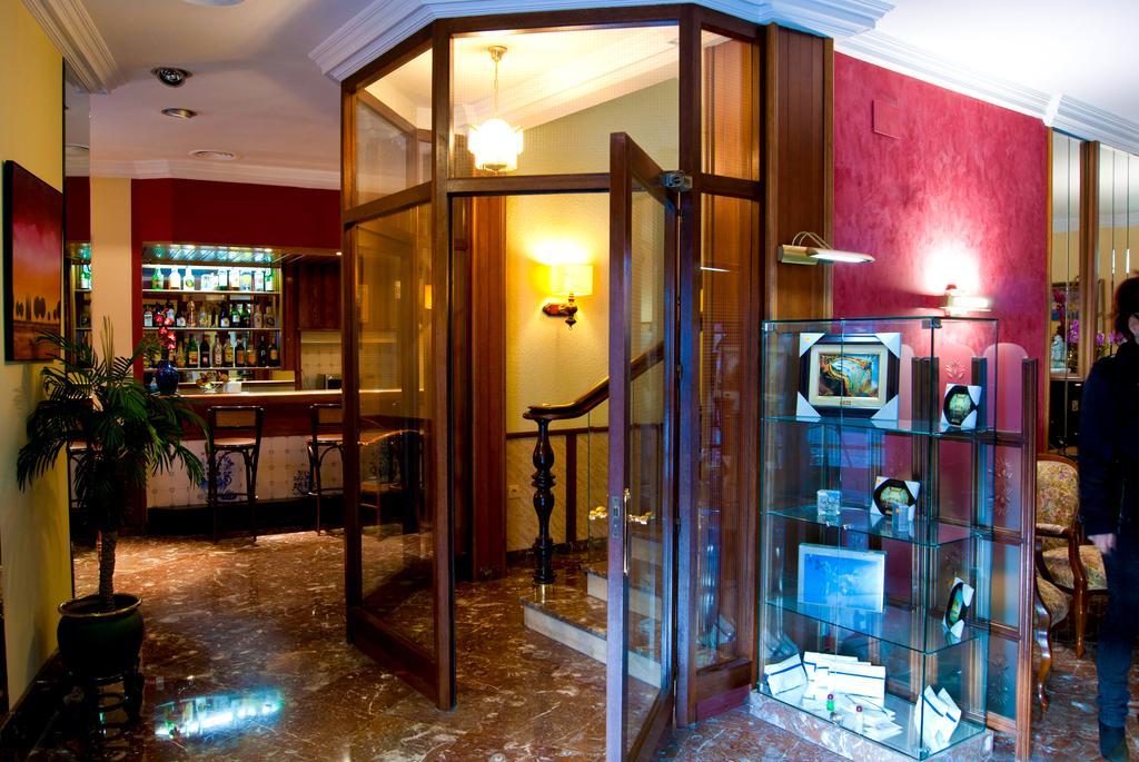 Hotel Los Angeles Figueres  Eksteriør bilde