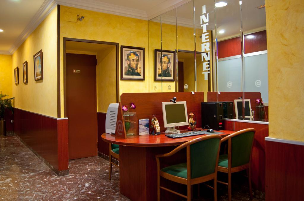 Hotel Los Angeles Figueres  Eksteriør bilde