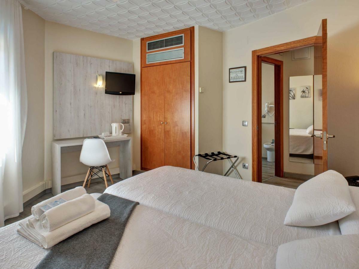 Hotel Los Angeles Figueres  Eksteriør bilde