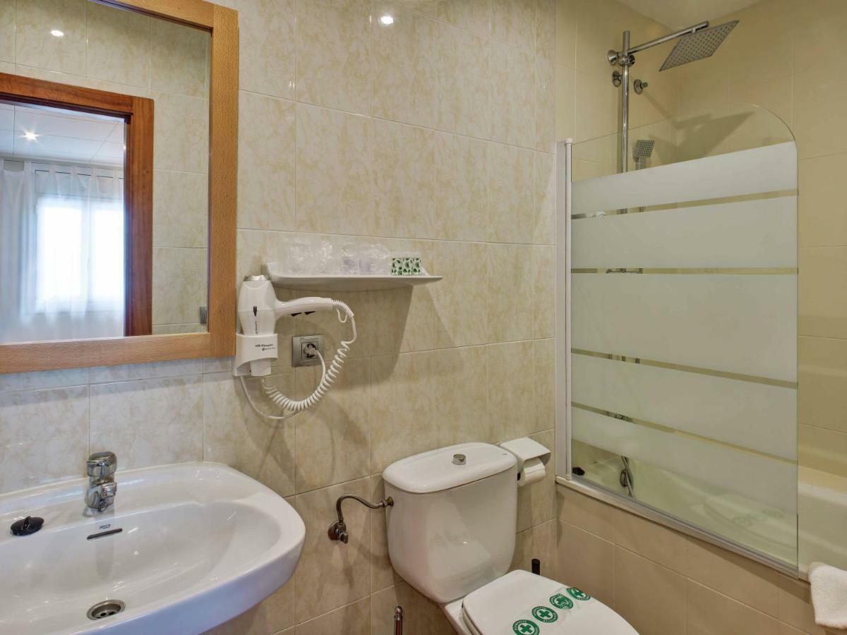 Hotel Los Angeles Figueres  Eksteriør bilde