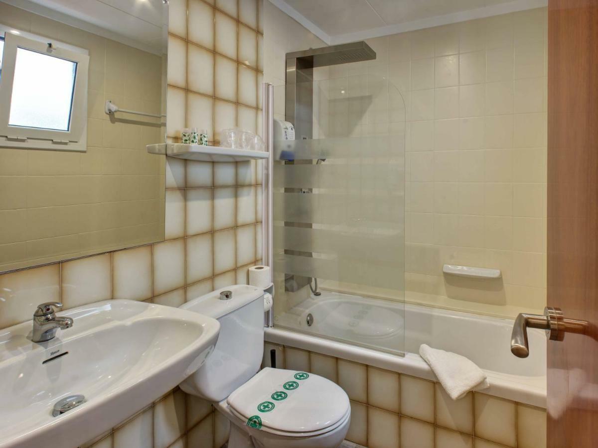 Hotel Los Angeles Figueres  Eksteriør bilde